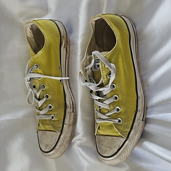 Well worn yellow women's size 10 Converse Allstar - Picture 1 of 8